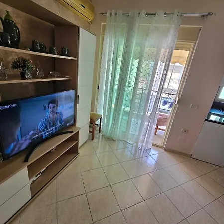 Avenue Apt Downtown דירה Vlorë